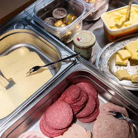 אכסניה Jugendherberge Ulm אולם